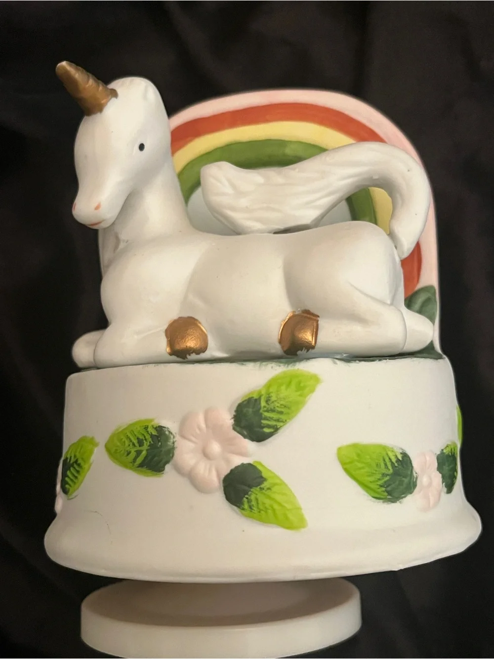 Vintage Unicorn Rainbow Rotating Music Box Figurine – Pastel Floral Nursery Deco